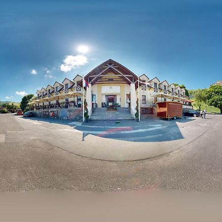 Hotel Hradna Brana Pozsony Kültér fotó